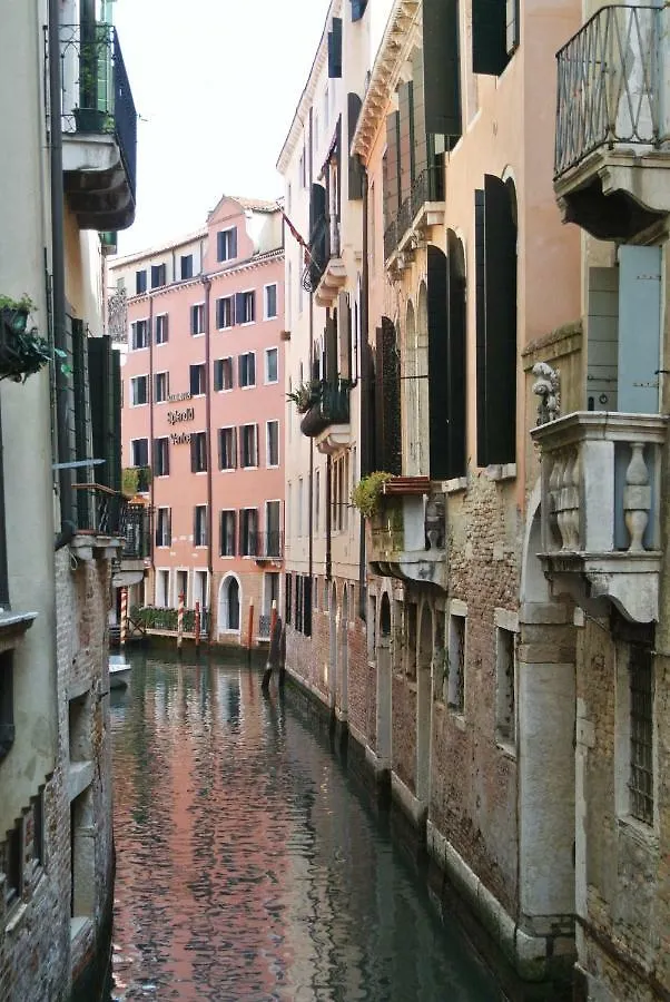 Uma Apartments Venedig 0*,  Italien