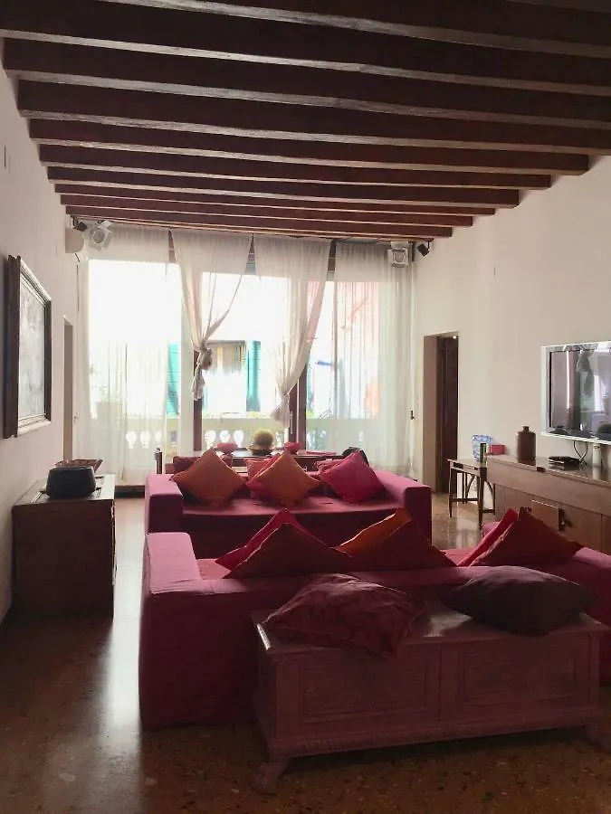 Uma Apartments Venice