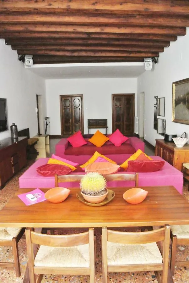 Uma Apartments Venice
