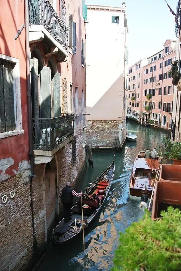 Uma Apartments Venice