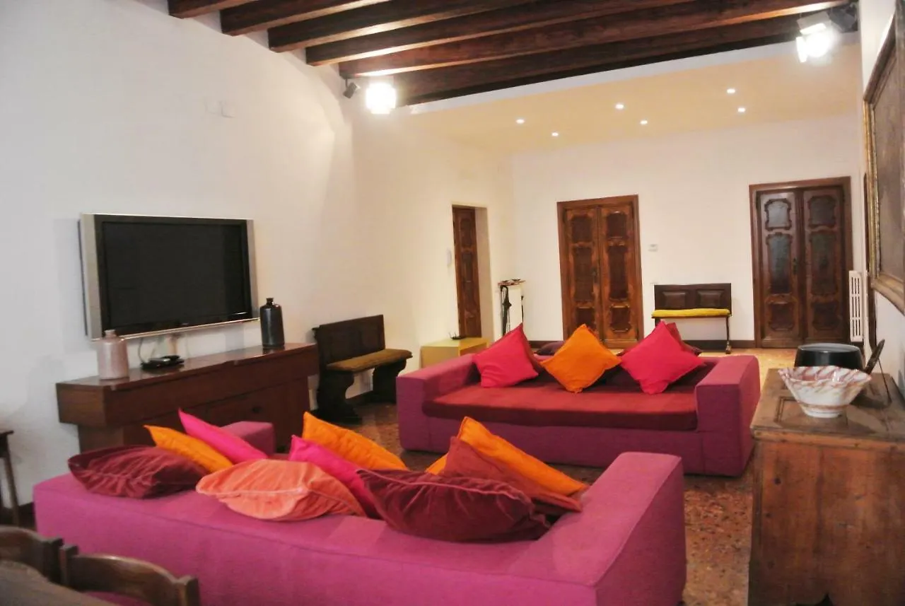 Uma Apartments Venice 0*,  Italy